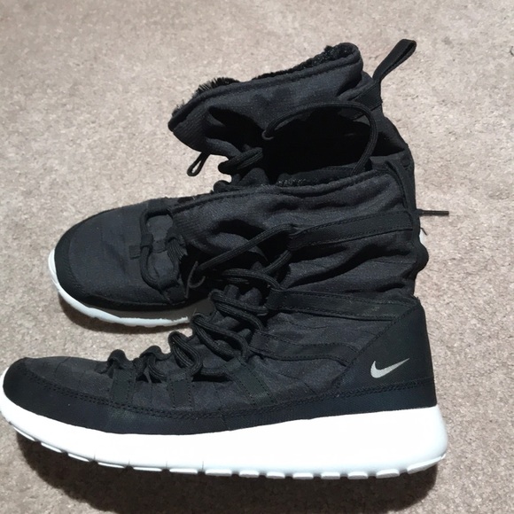 NIKE TANJUN HIGH RISE